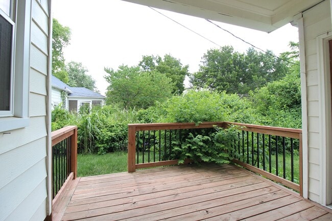 Building Photo - 2 Bedroom 1 Bath Home In Fairway KS