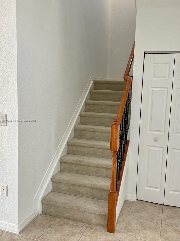 Building Photo - 14934 SW 41st Ln