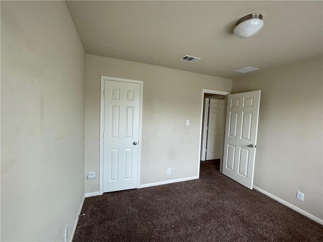 Building Photo - 1704 Rockland Dr