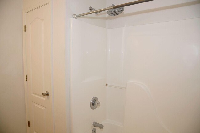 Building Photo - 1810 Shay-Lin Ct