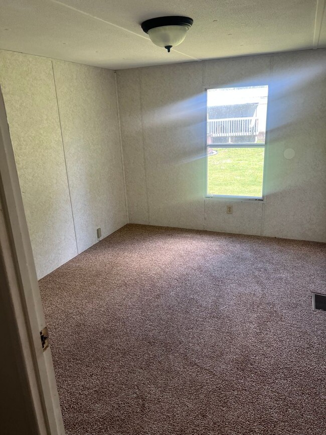 Building Photo - 3 bedrooms, Wagener, $950, 803-537-0185