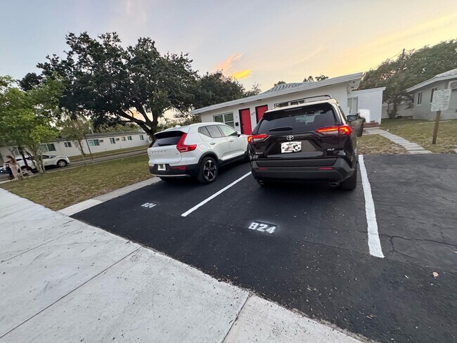 Building Photo - 824 S 20th Ave