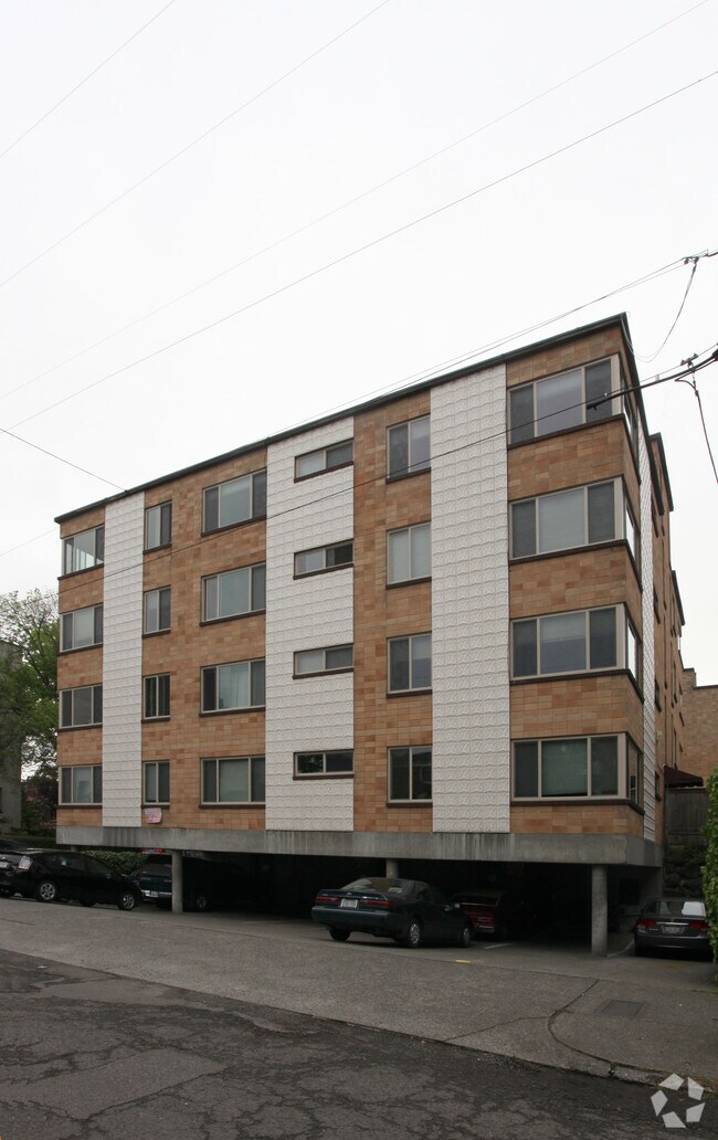 Building Photo - 707 Roy Apartments
