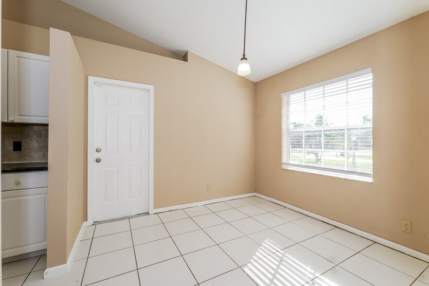 Building Photo - 5141 Willow Pond Rd W