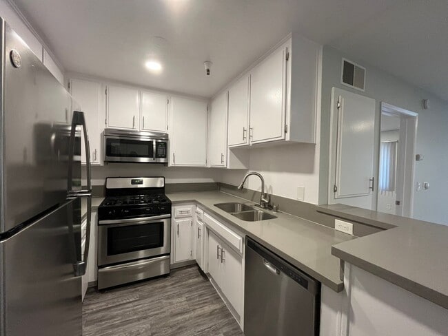 Interior Photo - 4378 Sepulveda Blvd