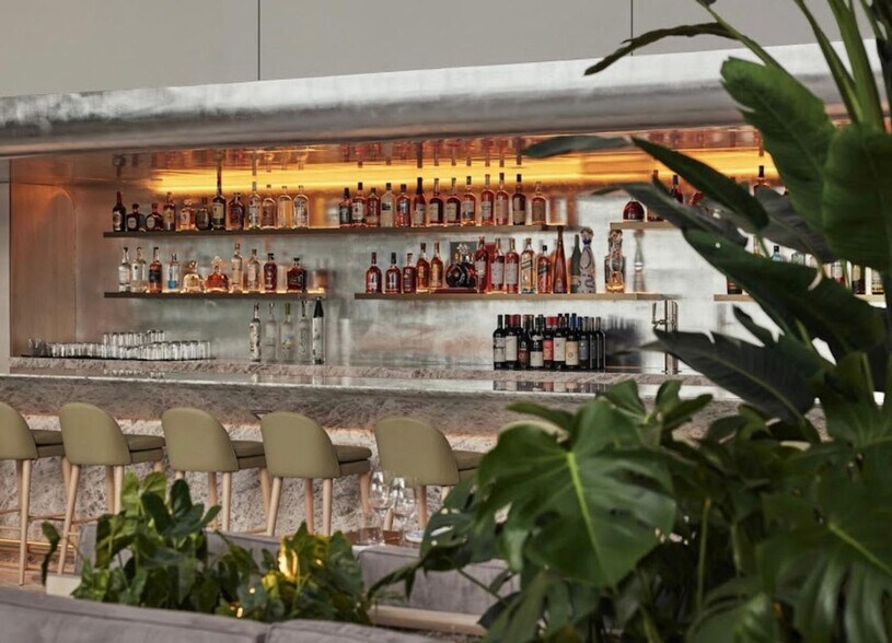 Building Photo - 1395 Brickell Ave