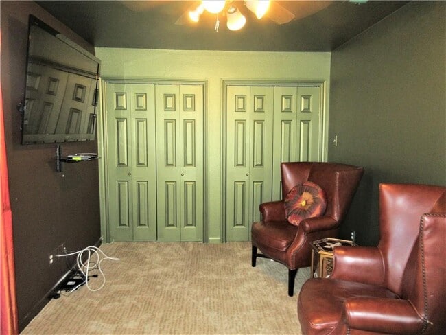 Building Photo - 1702 Newning Ave