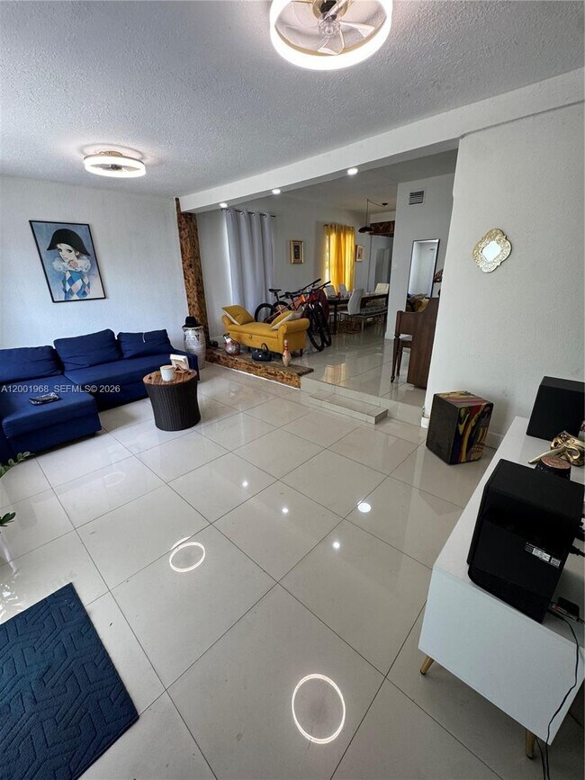 Building Photo - 3175 NW 27th St