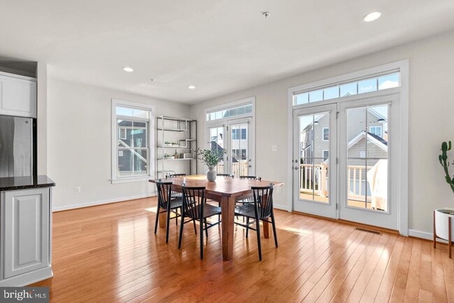 Building Photo - 9134 Kenway Ln