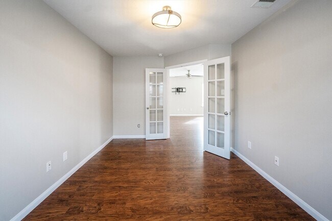 Building Photo - 10902 Barker View Dr