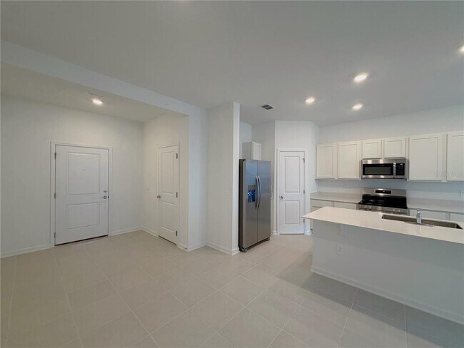 Building Photo - 618 Poppy Ln