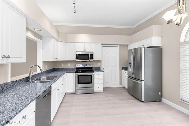 Building Photo - 2389 Piccadilly Circus