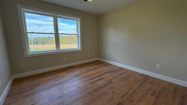 Building Photo - 58 Pleasant St