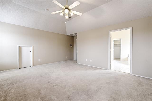 Building Photo - 9701 Thorncliff Dr
