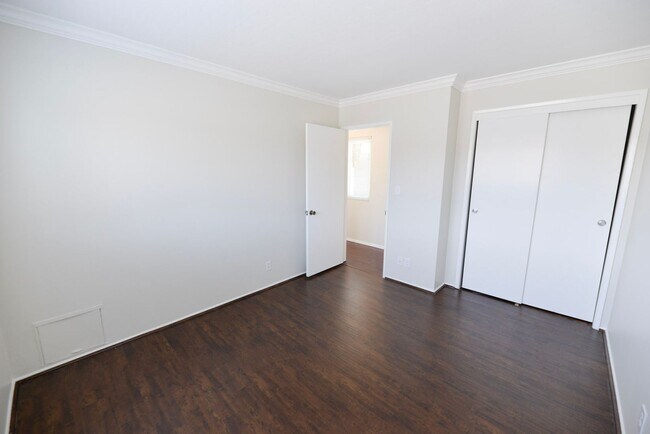 Building Photo - 248 Avenida Del Poniente