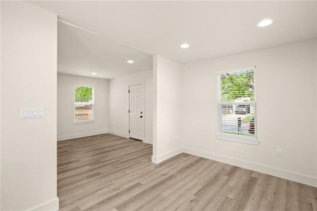 Building Photo - 5405 Joe Sayers Ave