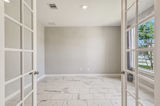 Building Photo - 2641 Summer Indigo Trl