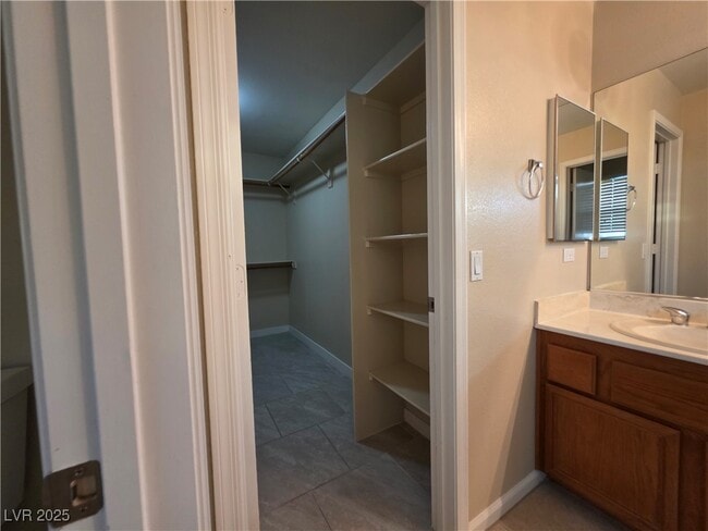 Building Photo - 909 E Malibu Sands Ave