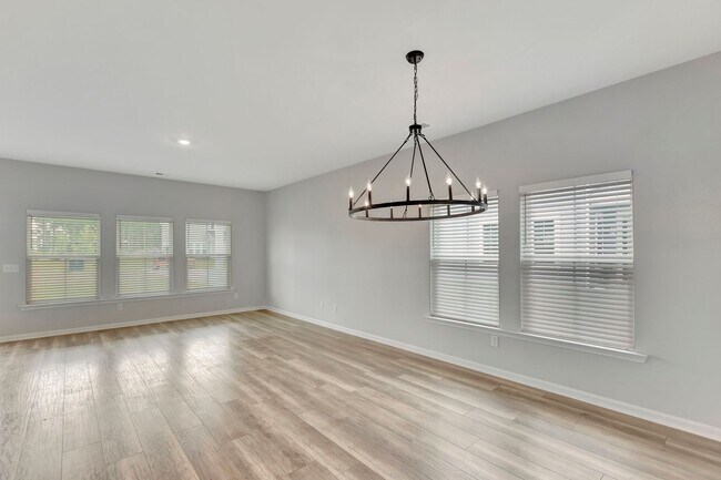 Building Photo - Summers Corner Home