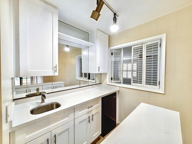 Building Photo - 3 Bed & 2.5 Bath House in Fallbrook, CA / ...