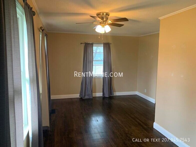 Building Photo - 173 Parkway N