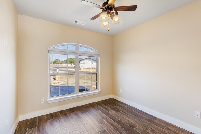 Building Photo - 204 Cat Canyon Rd