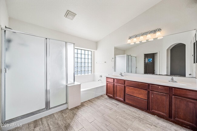 Building Photo - 8310 S 47th Ln