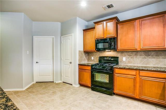 Building Photo - 9721 Sleepy Hollow Dr