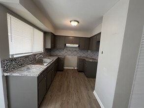 Building Photo - 9412 Mt Auburn Ave