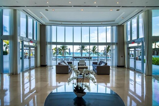 Building Photo - 18911 Collins Ave