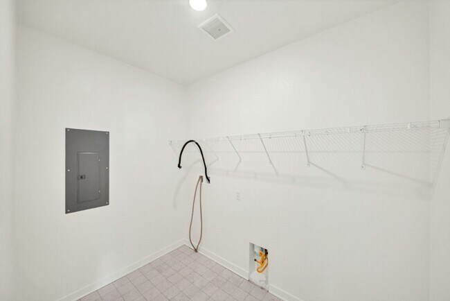 Building Photo - 41207 Alegria Ln