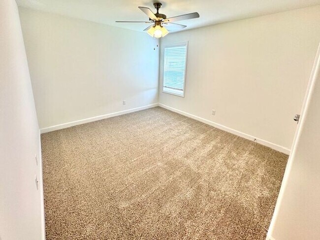 Building Photo - OPEN HOUSE! Now Leasing 4br/2.5 bath- Oakland- New Construction