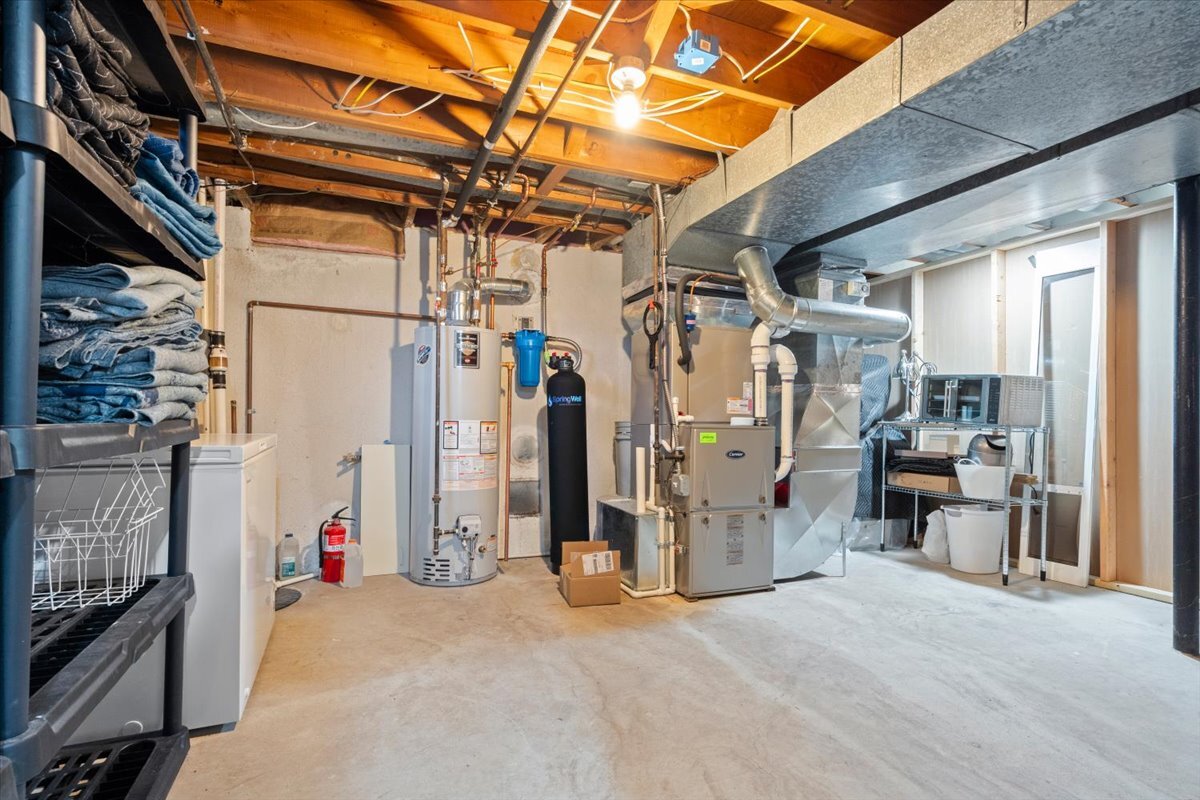 Building Photo - 5476 Van Ness Dr