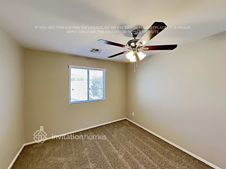 Building Photo - 10054 E Impala Ave