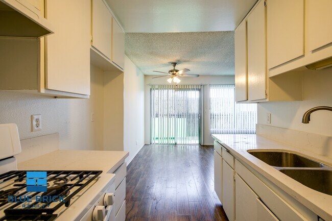 Building Photo - 5452 Corteen Pl