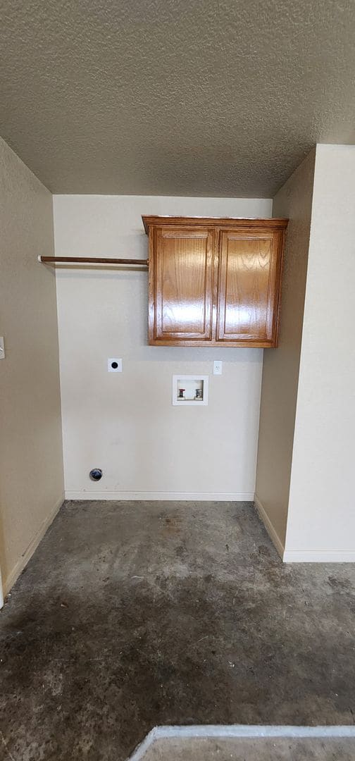 Building Photo - 3 Bedroom 2 bath Duplex South Killeen VIEWABLE SOON