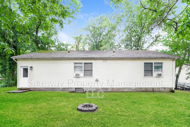 Building Photo - 50 Dahlia St