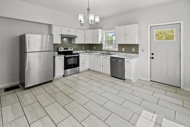 Building Photo - 2210 Busse St