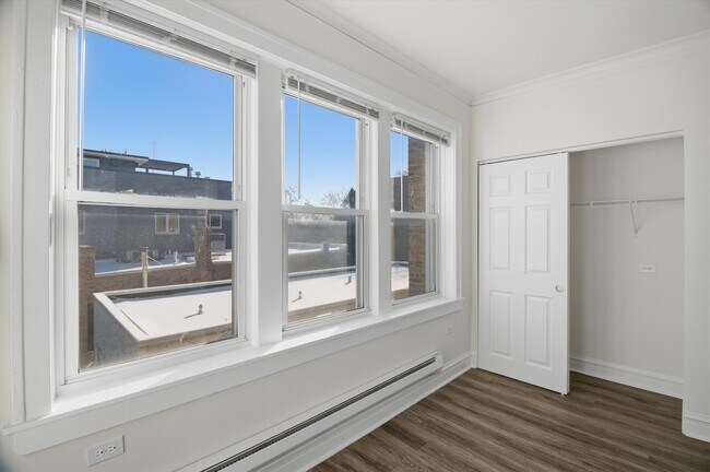 Building Photo - 2936 W Palmer St