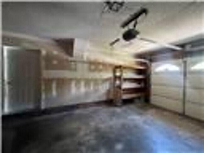 Building Photo - Beautiful Single-Family 3BR Cozy Home