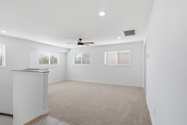 Building Photo - 10103 Goldcrest St