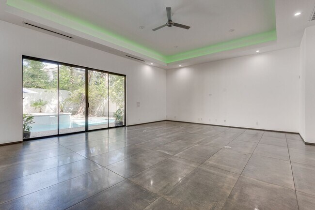 Building Photo - Luxury Summerlin Living in Gated Canyon Crest Community