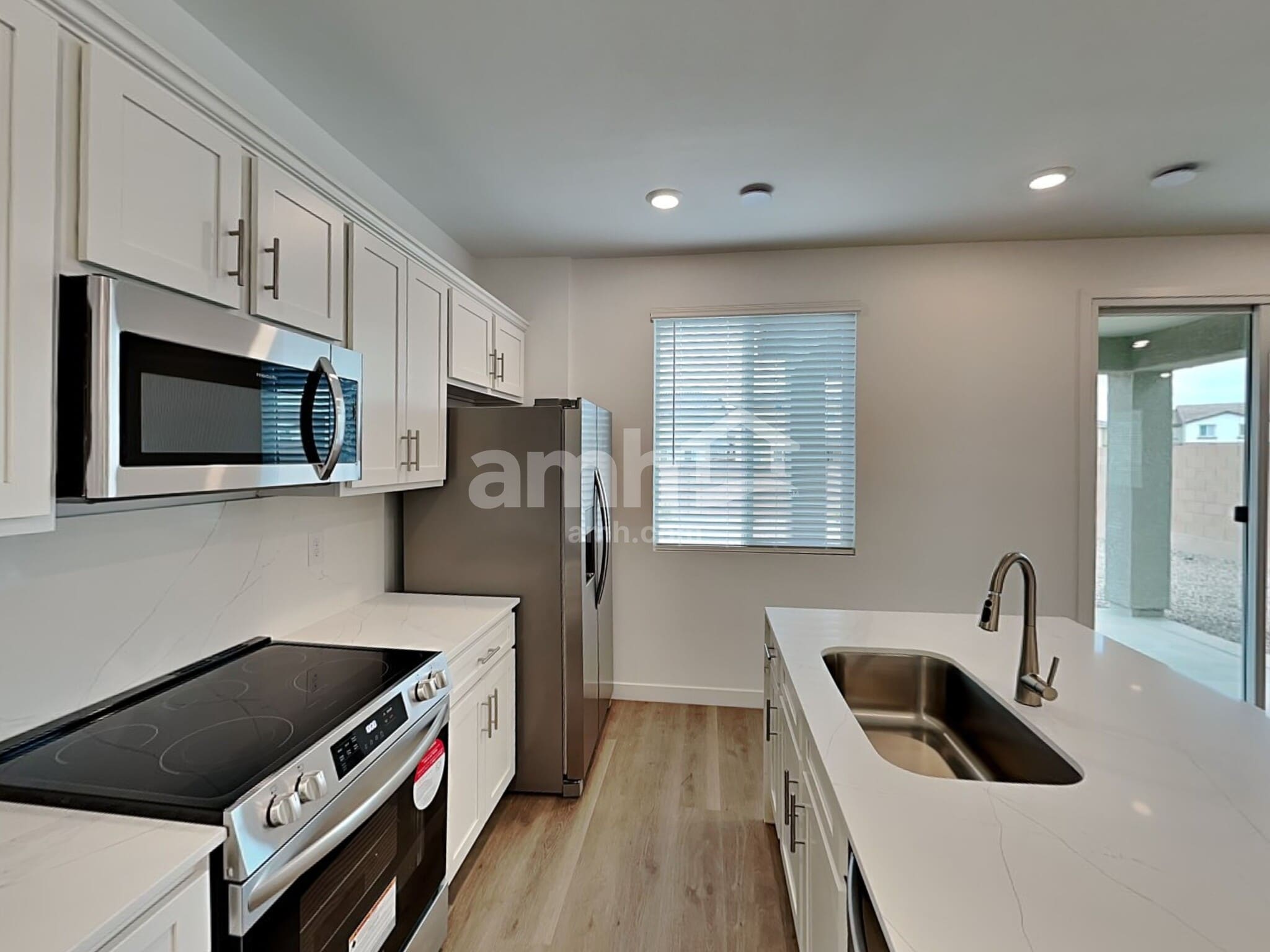 Building Photo - 6185 W Calle Lingo