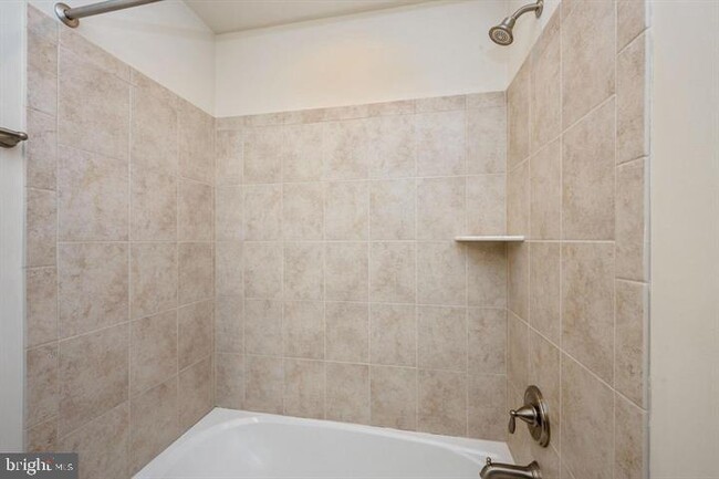 Building Photo - 219 Strummer Ln