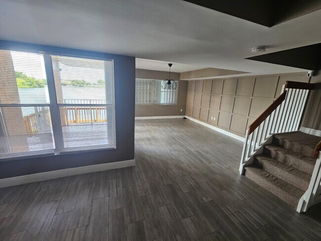 Building Photo - 3275 NW 44th St