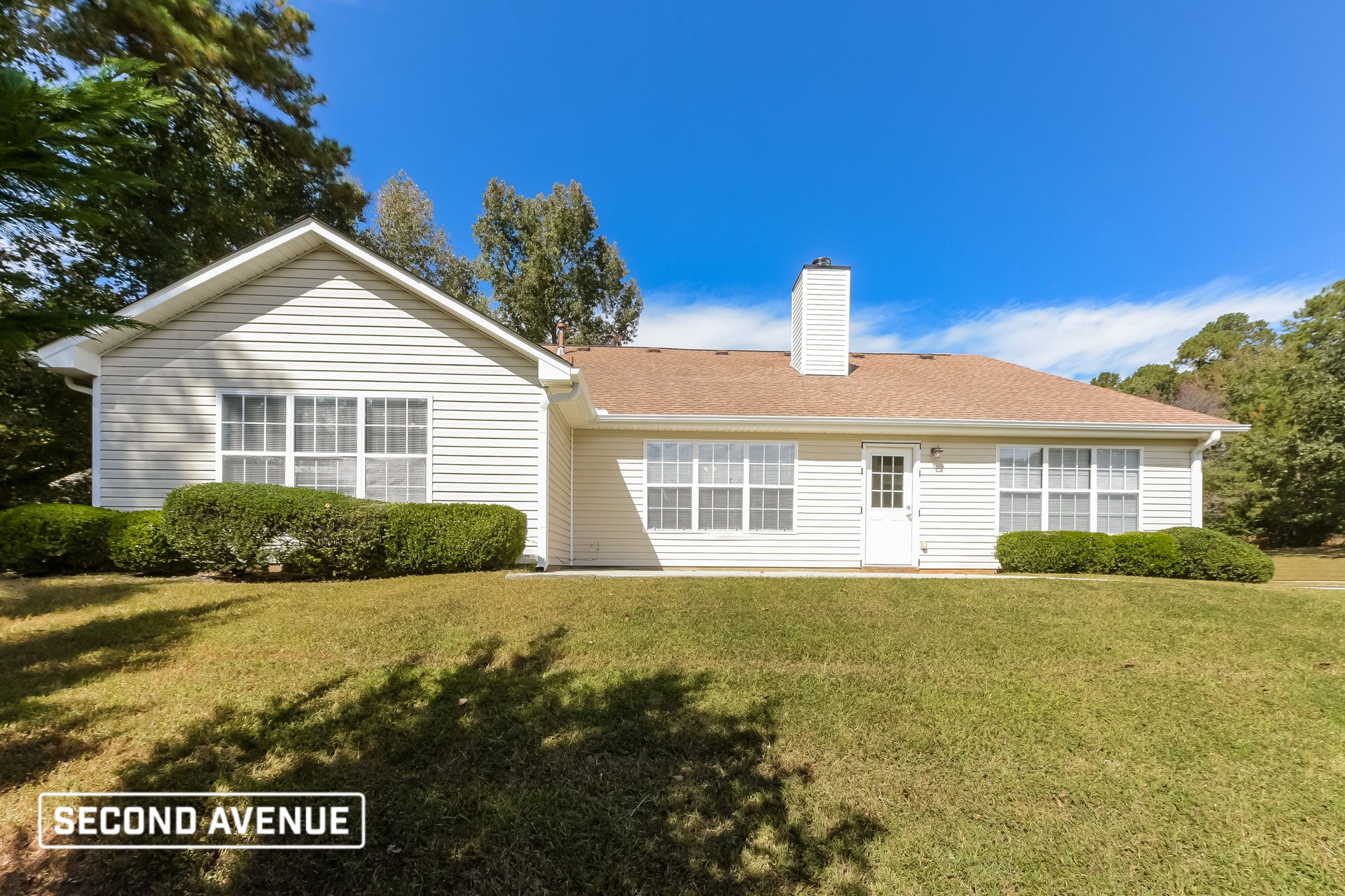 Building Photo - 2725 Lenora Springs Dr
