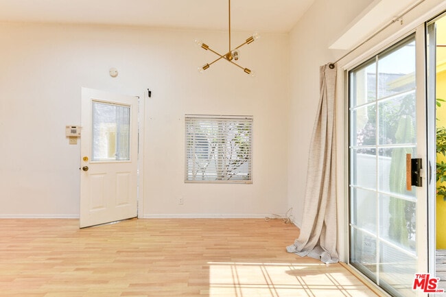 Building Photo - 420 Altair Pl