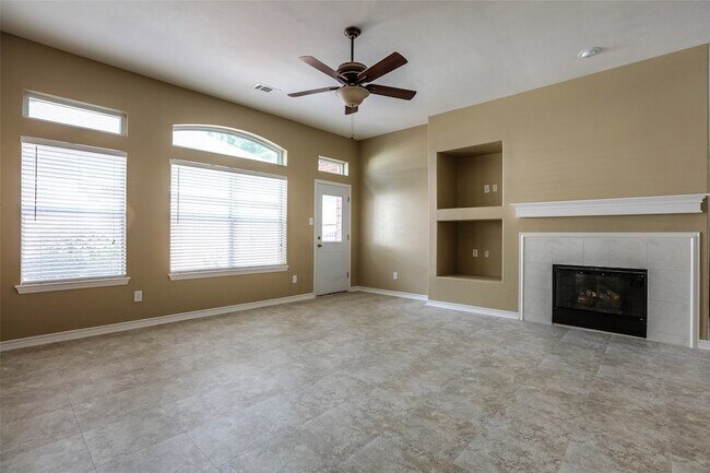 Building Photo - 131 Avonlea Dr