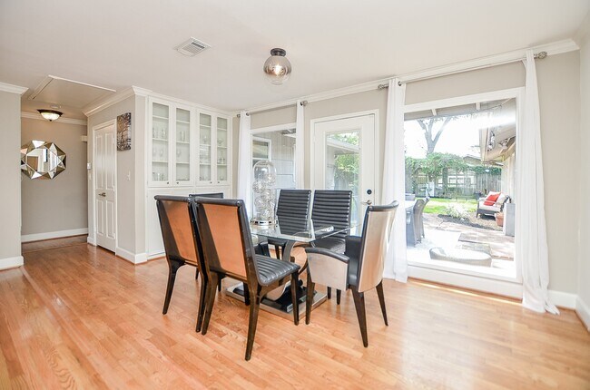 Building Photo - 5421 Pagewood Ln