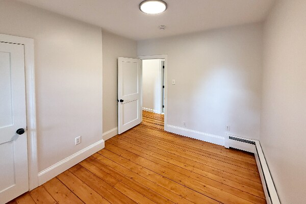 Building Photo - 254 River St